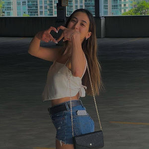 Meet your Posher, Amanda dipaola